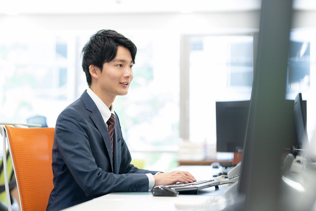 パソコンをしている